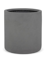 Übertopf Mini Max Grau in Zylinderform aus Fiberstone – freigestellt