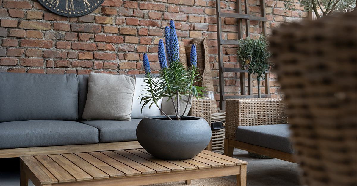 Nahaufnahme Fiberstone Pflanztopf Grau