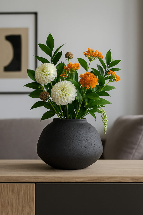 Vase Imara Schwarz, wasserdicht aus glasfaserverstärktem Ton