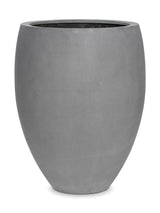 Hoher Pflanzkübel Bond Grau aus Fiberstone Größe M – freigestellt