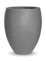Hoher Pflanzkübel Bond Grau aus Fiberstone Größe L – freigestellt