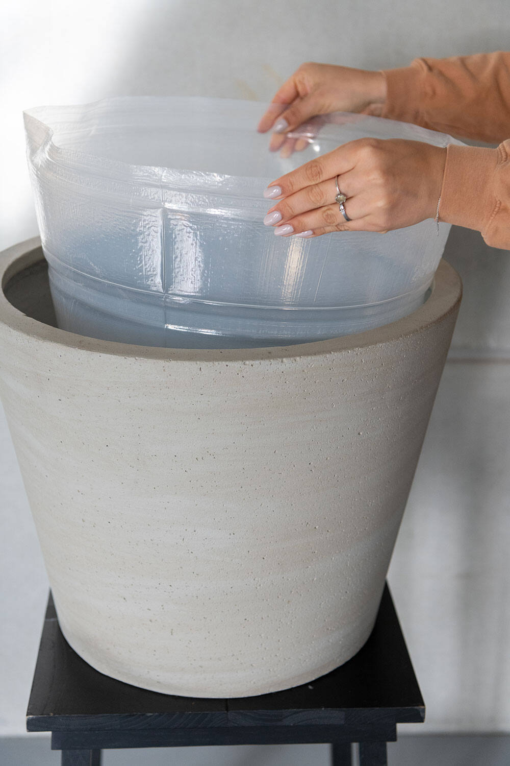 pflanztopf einsatz rund Kunststoffeinsatz Rund für Pflanzgefäße & Blumentöpfe