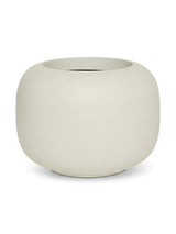 Blumentopf Sphere Low Seidenweiß aus Fiberglas – freigestellt